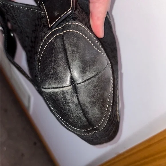 Coach Black Shoulder Bag - Picture 8 of 9